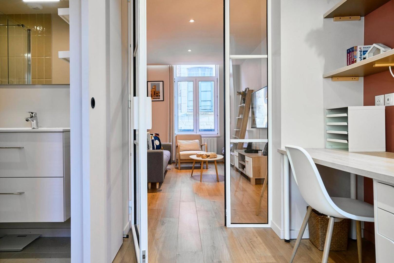 Apartment With Parking In The Heart Of Old Лилль Экстерьер фото